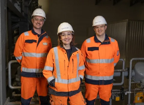 3 people in high vis